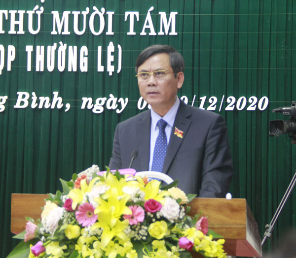 Chủ tịch UBND tỉnh phát biểu tại kỳ họp